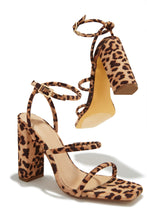 Load image into Gallery viewer, Leopard Chunky Heels

