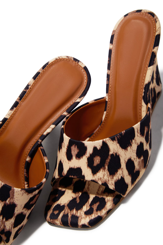 Load image into Gallery viewer, Izzie Slip On Wedge Mule Heels - Leopard
