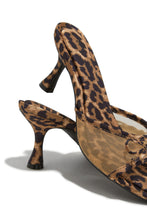 Load image into Gallery viewer, Eliza Mid Heel Mules - Leopard
