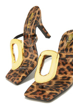 Load image into Gallery viewer, Adonna Thong Strap Mule Heels - Leopard
