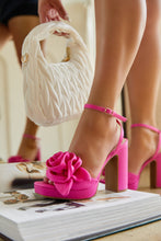 Load image into Gallery viewer, Pink Chunky Heels
