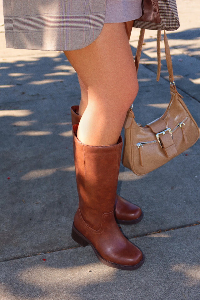 Load image into Gallery viewer, Midnight Icon Wide Fit Below The Knee Moto Boots - Brown
