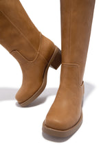 Load image into Gallery viewer, Midnight Icon Below The Knee Moto Boots - Camel
