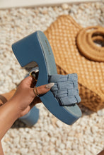 Load image into Gallery viewer, Women Holding Blue Chunky Heel Mules
