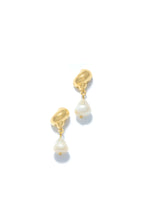 Load image into Gallery viewer, Gold Shell Earring
