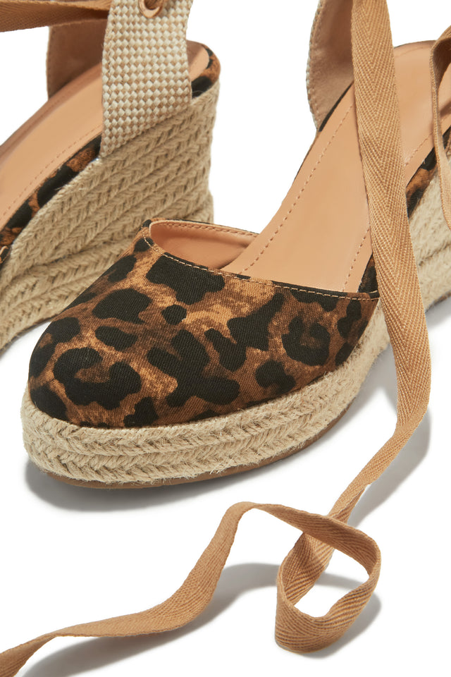 Load image into Gallery viewer, Tropical Vacay Lace Up Platform Espadrille Wedges - Leopard
