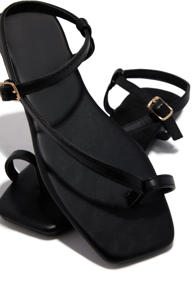 Load image into Gallery viewer, Monet Flat Strappy Sandals - Black
