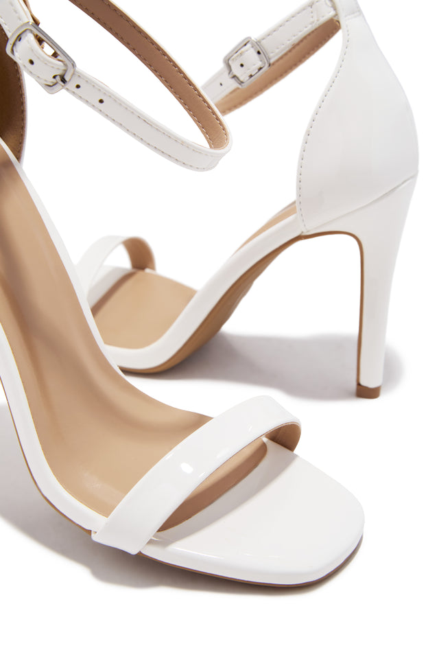 Load image into Gallery viewer, Lucero Single Sole Heels - White
