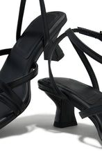 Load image into Gallery viewer, Velora Mid Heels - Black
