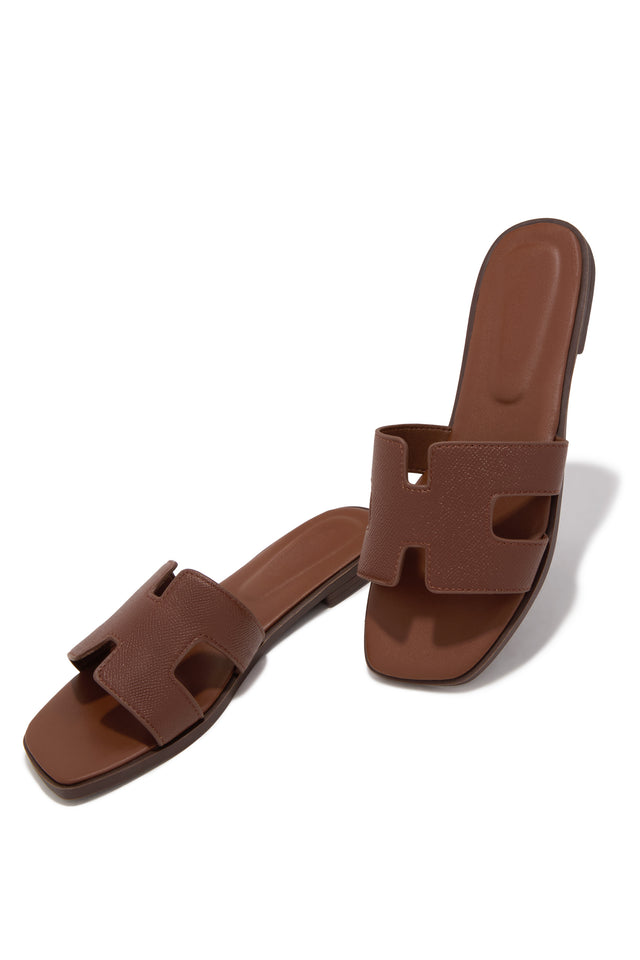 Load image into Gallery viewer, Elara Flat Slip On Sandals - Brown
