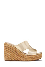 Load image into Gallery viewer, Bella Raffia Platform Wedges - Gold
