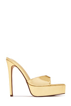 Load image into Gallery viewer, Stassi Platform Heels - Gold
