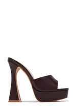 Load image into Gallery viewer, Jianna Platform Heel Mules - Brown
