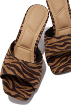 Load image into Gallery viewer, Adriana Single Sole Mule - Tan Zebra
