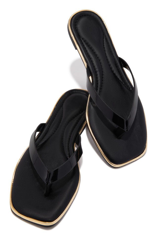 Load image into Gallery viewer, Lani Thong Sandals - Black
