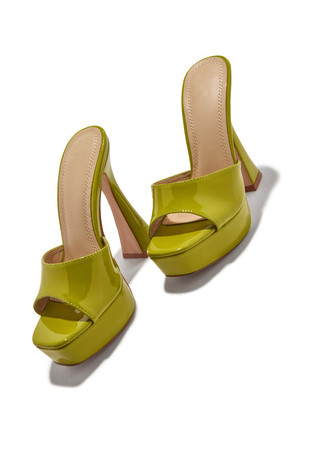 Load image into Gallery viewer, Jianna Platform Heel Mules - Lime
