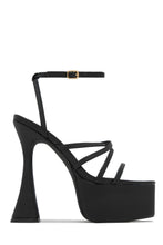 Load image into Gallery viewer, Black Platform With Chunky Heel

