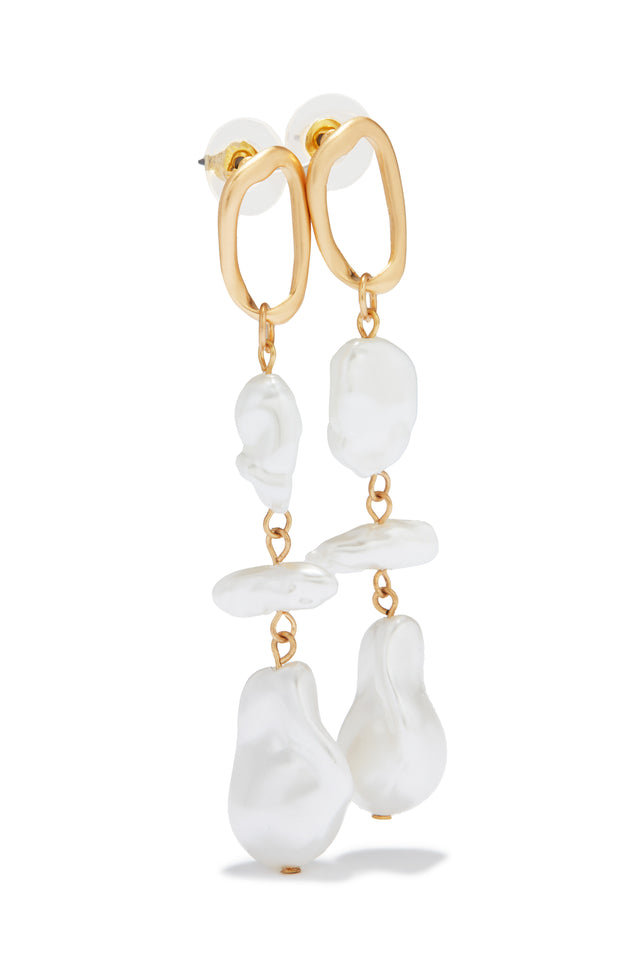 Load image into Gallery viewer, Pearls of The Sea Beaded Dangle Earring - White
