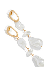 Load image into Gallery viewer, Pearls of The Sea Beaded Dangle Earring - White
