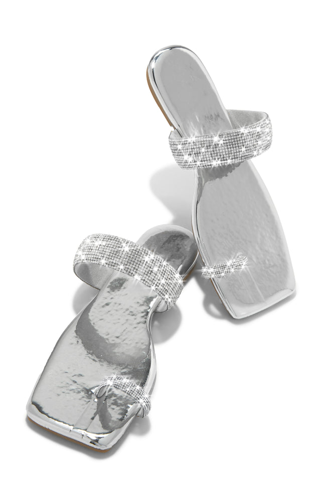 Load image into Gallery viewer, Silver Tone Embellished Sandals
