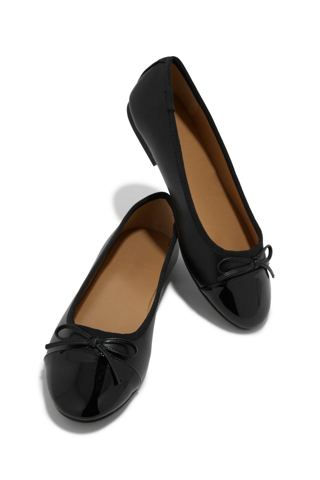 Load image into Gallery viewer, Black Slip-On Flats
