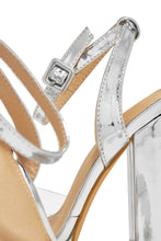 Load image into Gallery viewer, Adjustable Buckle Closure 
