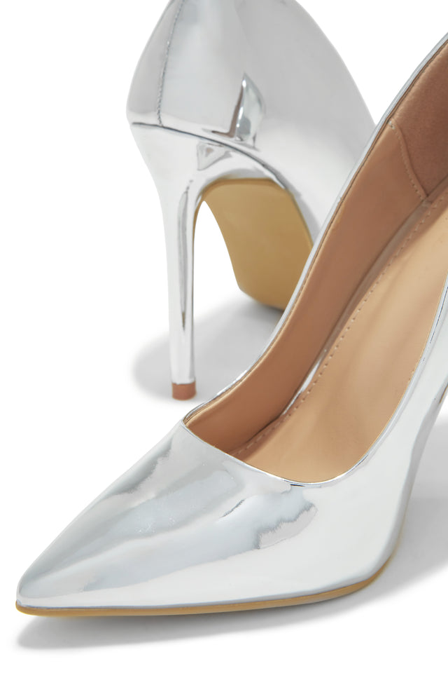 Load image into Gallery viewer, Closed Pointed Toe
