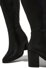 Load image into Gallery viewer, Draya Wide Fit Block Heel Boots - Black
