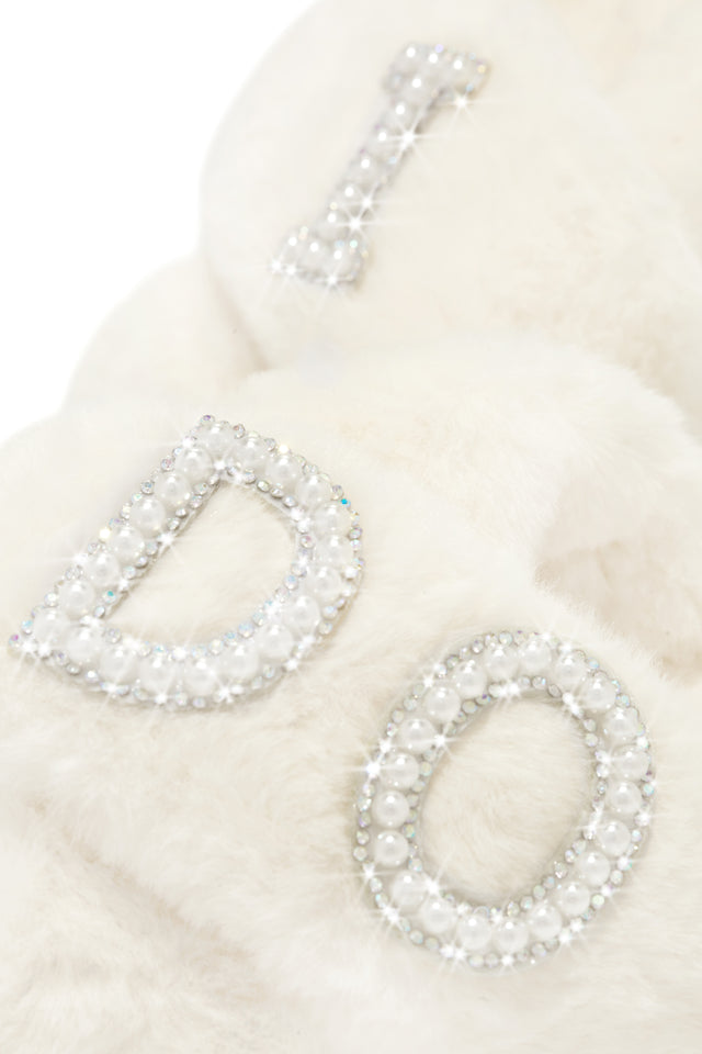 Load image into Gallery viewer, Slippers With Embellished &quot;I DO&quot;
