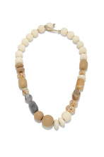 Load image into Gallery viewer, Nude Wooden Beads Necklace
