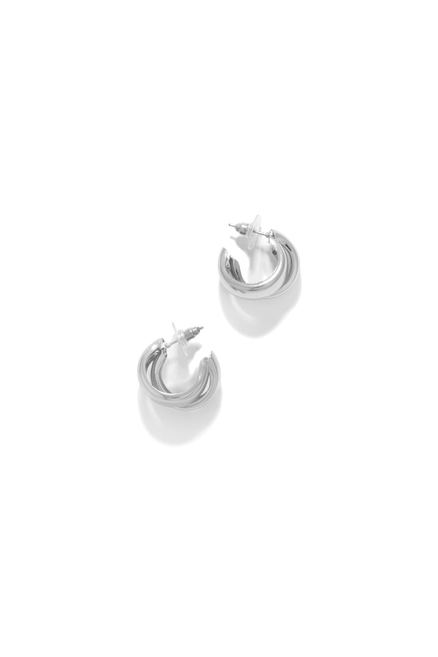Load image into Gallery viewer, Silver Tone Hoop Earring
