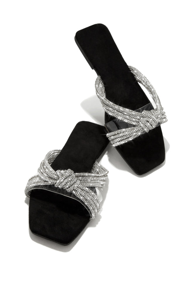 Load image into Gallery viewer, Black Sandals With Front Knot Accent
