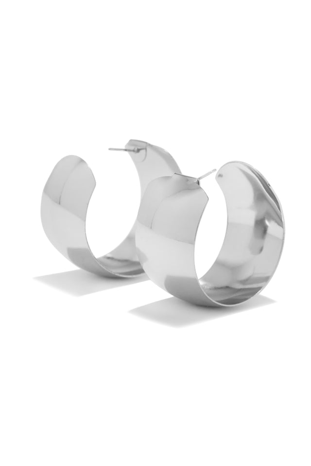 Load image into Gallery viewer, Chunky Hoop Earrings
