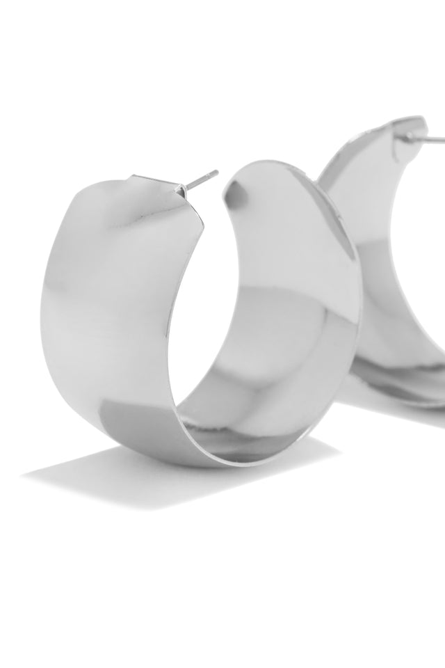 Load image into Gallery viewer, Earrings With Pushback Closure
