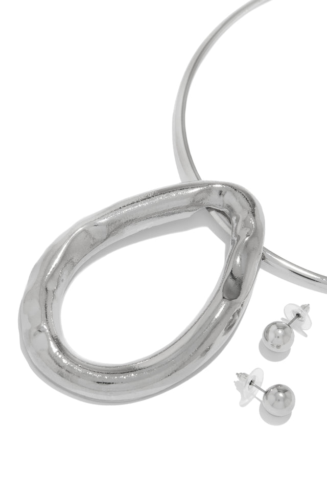 Load image into Gallery viewer, Textured Hoop Pendant 
