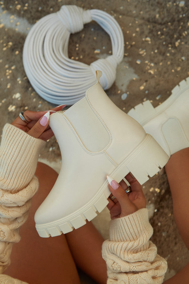 Load image into Gallery viewer, Negin Pull On Ankle Boots - Bone
