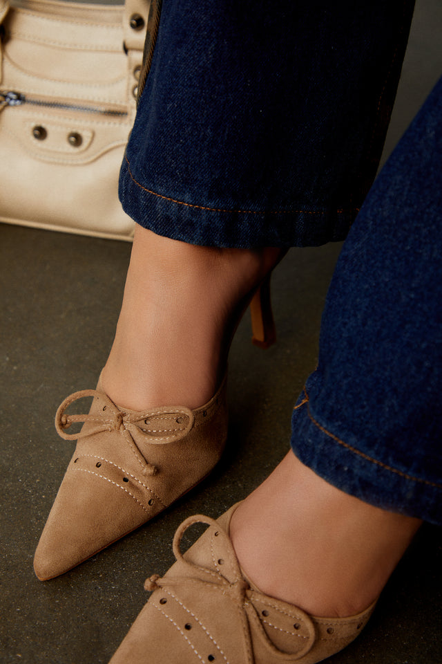 Load image into Gallery viewer, Coraima Mule Heel Pumps - Nude
