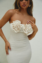 Load image into Gallery viewer, Rosette Strapless
