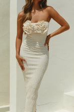 Load image into Gallery viewer, Bodycon Cream Dress
