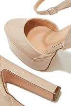 Load image into Gallery viewer, Nude Chunky Heels
