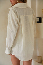 Load image into Gallery viewer, Long Sleeve Button Up Top
