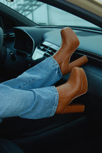 Load image into Gallery viewer, Oaklynn Platform Ankle Boots - Tan
