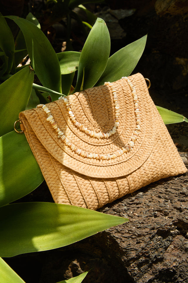 Load image into Gallery viewer, Okalani Beaded Handbag - Natural
