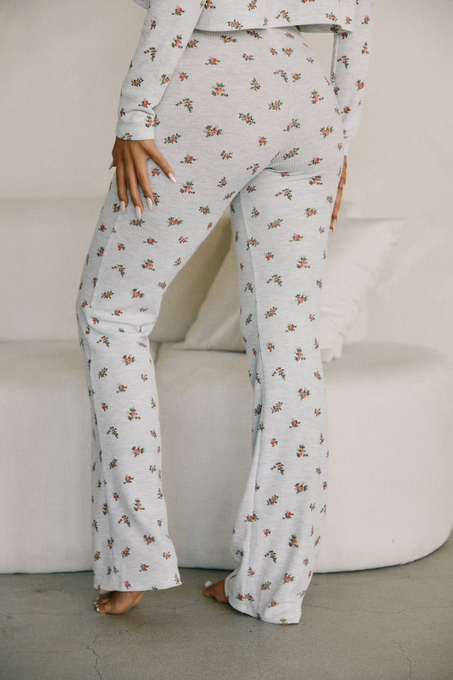 Load image into Gallery viewer, Waffle Knit Floral Set
