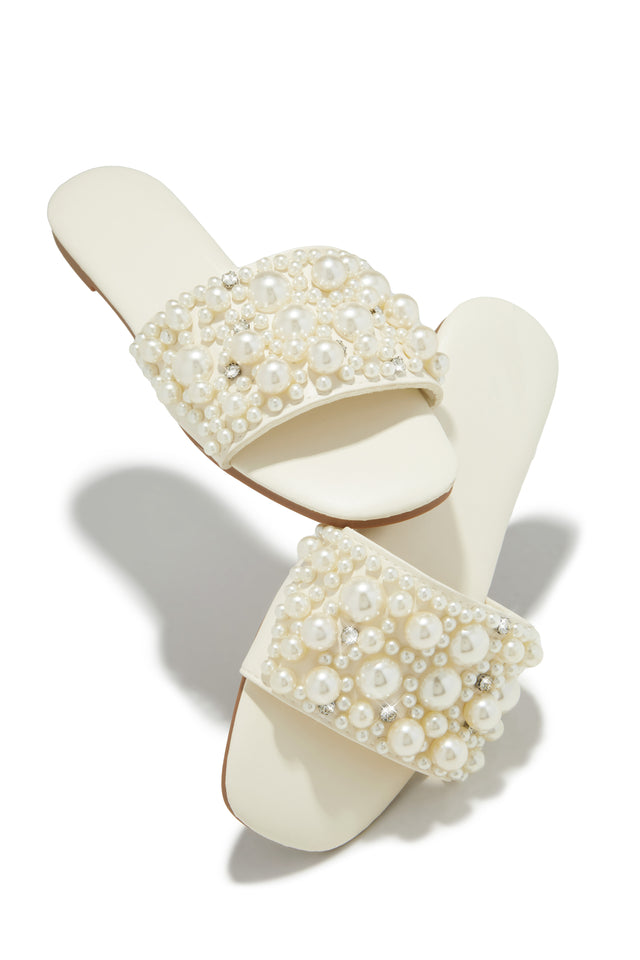 Load image into Gallery viewer, Lexia Slip On Faux Pearl Sandals - Ivory

