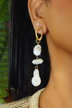 Load image into Gallery viewer, Pearls of The Sea Beaded Dangle Earring - White
