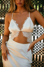 Load image into Gallery viewer, Pearl Maxi Skirt and Lace Detailed Top Set
