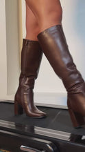 Load and play video in Gallery viewer, Paula Block Heel Boots - Brown
