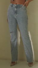 Load and play video in Gallery viewer, Blue wash denim jeans on model video
