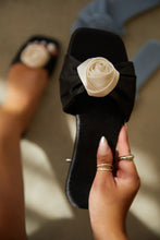 Load image into Gallery viewer, Roselin - Black
